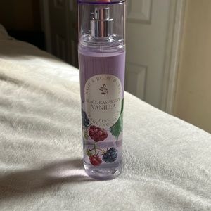 Black raspberry vanilla perfume